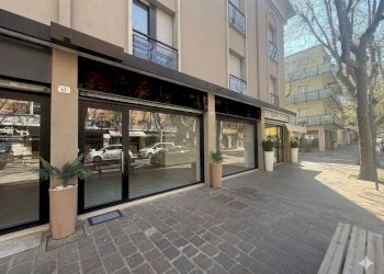 Foto 4 - Negozio Via Giacomo Matteotti
 
43/45, Cattolica - foto 4