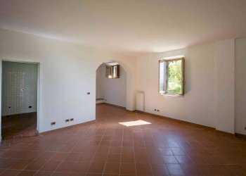 Foto 4 - Villa Via di Spazzavento
 
26, Scarperia e San Piero - foto 4