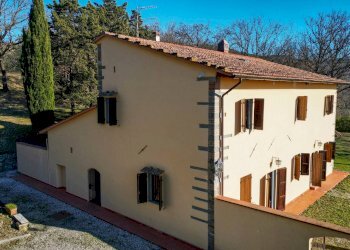 Foto 25 - Villa Via di Spazzavento
 
26, Scarperia e San Piero - foto 25