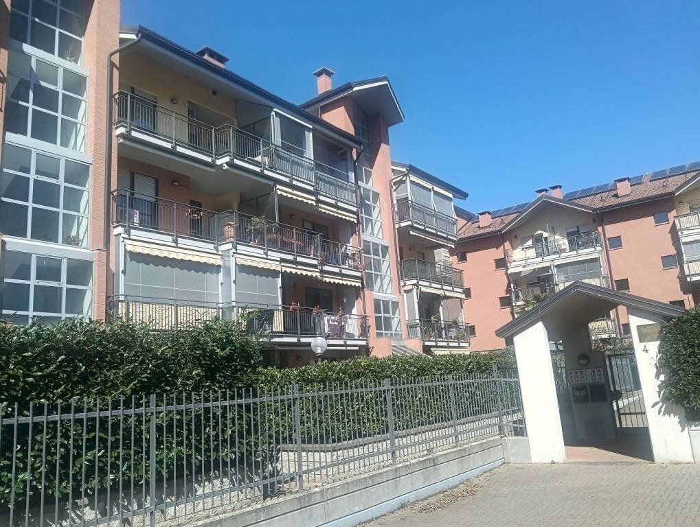 Facciata - Appartamento vicolo Sacra San Michele, 6, Orbassano - foto 2