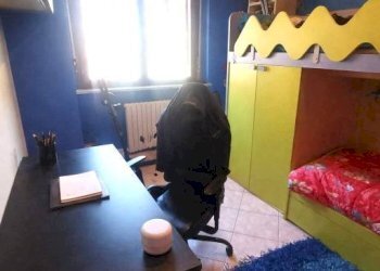 Camera da letto - Appartamento vicolo Sacra San Michele, 6, Orbassano - foto 7