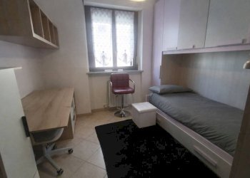 Camera da letto - Appartamento vicolo Sacra San Michele, 6, Orbassano - foto 8