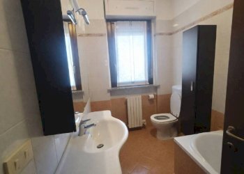 Bagno - Appartamento vicolo Sacra San Michele, 6, Orbassano - foto 9