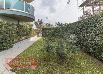 Foto 15 - Trilocale vialetto bixio
 
1, Cervia - foto 15