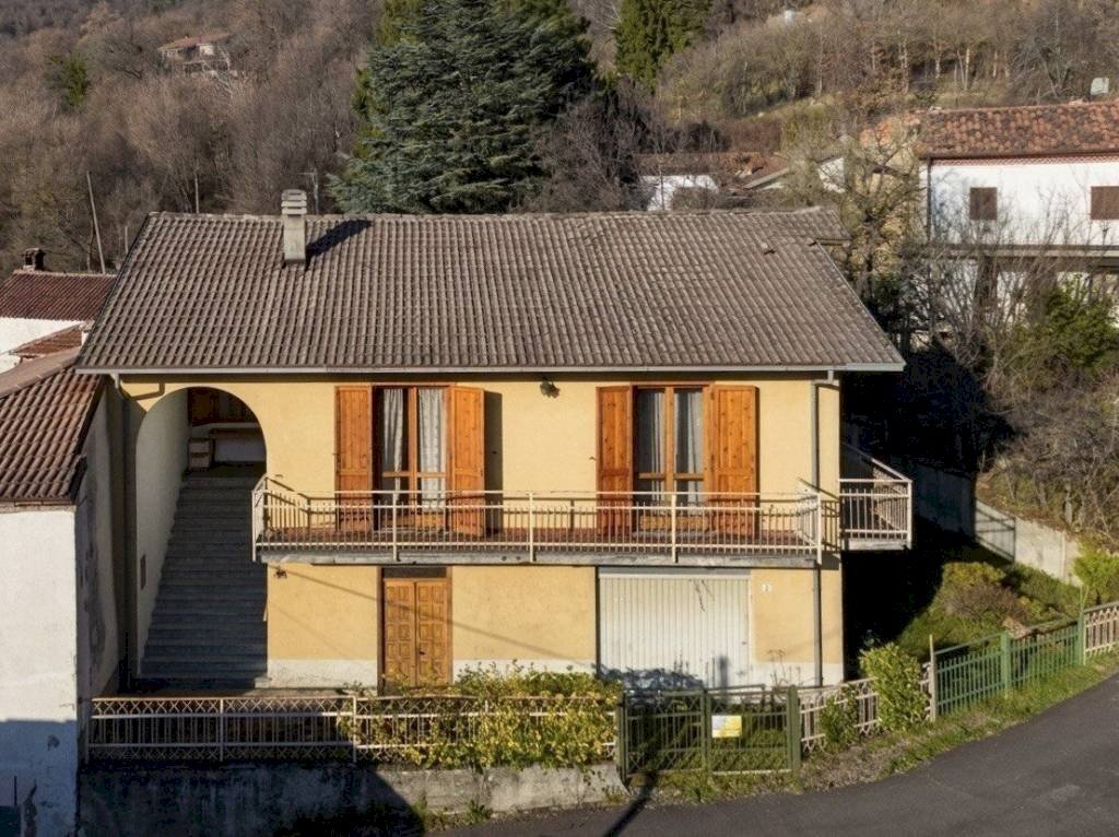 Facciata - Villa Frazione Forotondo, Fabbrica Curone - foto 1