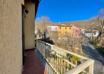 Balcone - Villa Frazione Forotondo, Fabbrica Curone - foto 5