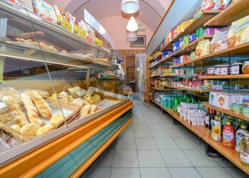 Negozio - Attività Commerciale Via Garibaldi
370, Livorno - foto 1