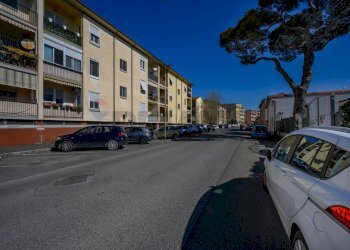 Edificio all\'aperto - Four-room apartment Via Campania
 
57, Livorno - photo 1