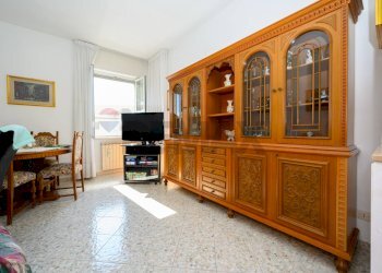 Soggiorno - Four-room apartment Via Campania
 
57, Livorno - photo 3