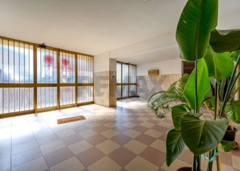 Androne condominiale - Four-room apartment Via Campania
 
57, Livorno - photo 9