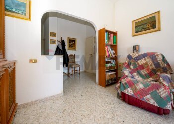Soggiorno - Four-room apartment Via Campania
 
57, Livorno - photo 13