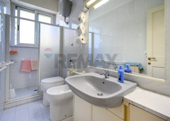 Bagno - Four-room apartment Via Campania
 
57, Livorno - photo 26