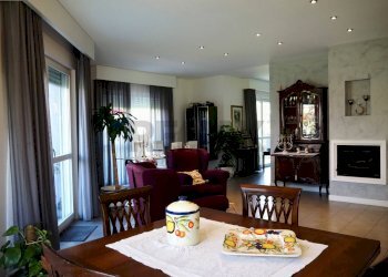 Sala da pranzo - Villa Via per Rosignano
 
24, Rosignano Marittimo - foto 2