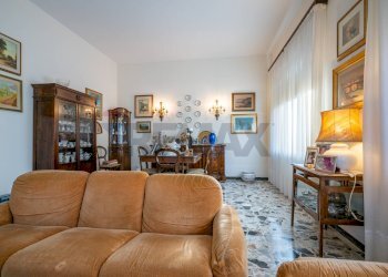 Sala da pranzo - Villa via Aretino Spinello
 
4, Pisa - foto 5