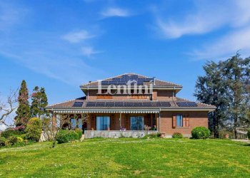 Facciata - Villa strada Biozzine, 5, Valenza - foto 20