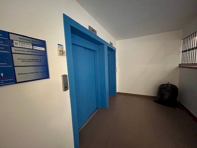 Ascensori - Capannone via Egidio Tagliolini, Genova (zona Cornigliano) - foto 2