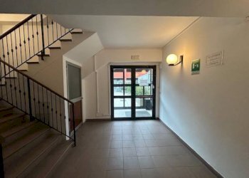 Interno palazzo - Capannone via Egidio Tagliolini, Genova (zona Cornigliano) - foto 3