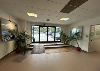 Interno palazzo - Capannone via Egidio Tagliolini, Genova (zona Cornigliano) - foto 6