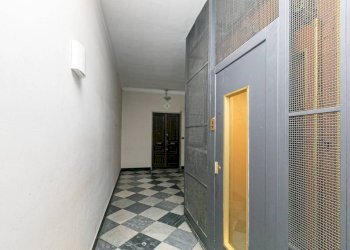Interno palazzo - Trilocale via Eugenio Ruspoli, Genova (zona Foce) - foto 2