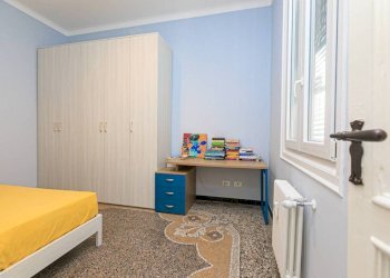 Camera da letto - Trilocale via Eugenio Ruspoli, Genova (zona Foce) - foto 7