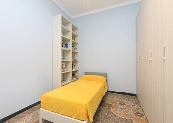 Camera da letto - Trilocale via Eugenio Ruspoli, Genova (zona Foce) - foto 9