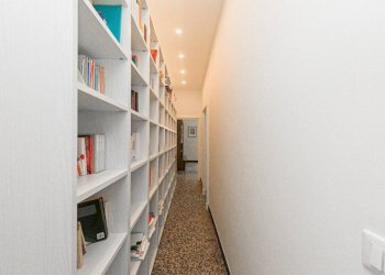 Corridoio - Trilocale via Eugenio Ruspoli, Genova (zona Foce) - foto 11