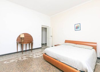 Camera da letto - Trilocale via Eugenio Ruspoli, Genova (zona Foce) - foto 19