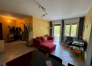 Salone - Three-room apartment via per Casorate, 9/c, Cardano al Campo - photo 1
