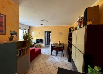 Salone - Three-room apartment via per Casorate, 9/c, Cardano al Campo - photo 25
