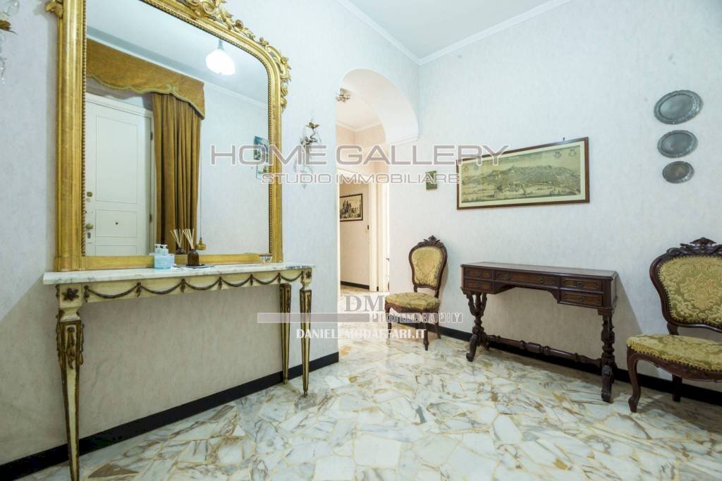 Ingresso - Appartamento piazza Duca degli Abruzzi, Genova (zona Nervi) - foto 3
