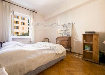 Camera da letto - Appartamento piazza Duca degli Abruzzi, Genova (zona Nervi) - foto 8