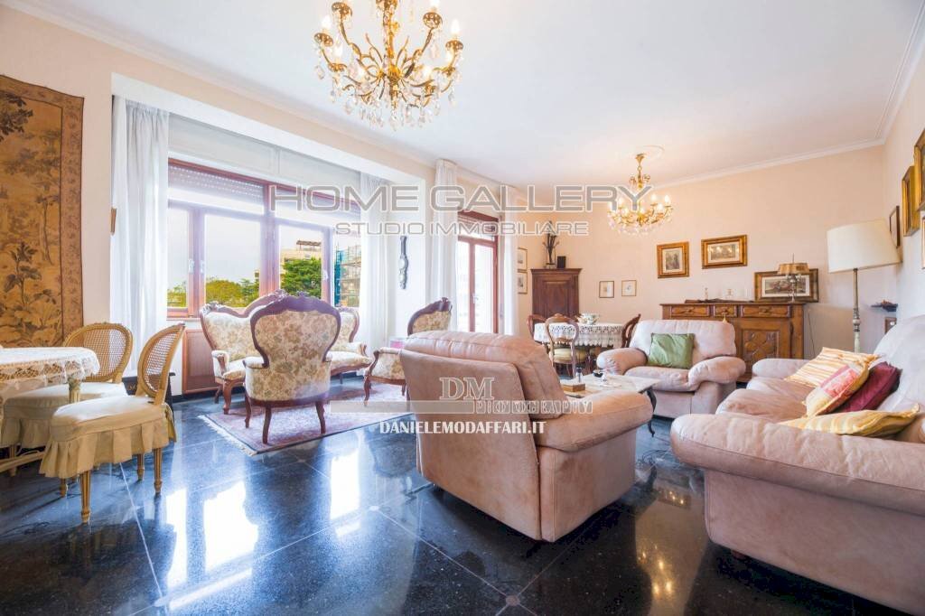 Salone - Appartamento via Luigi Arnaldo Vassallo, Genova (zona Albaro) - foto 2