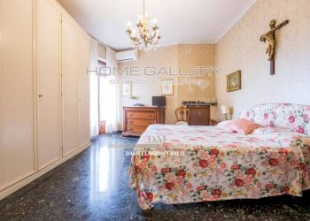 Camera da letto - Appartamento via Luigi Arnaldo Vassallo, Genova (zona Albaro) - foto 16