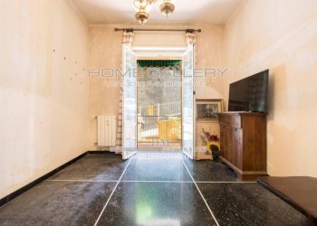 Soggiorno - Appartamento via Stefanina Moro, Genova (zona Marassi) - foto 3