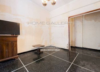 Soggiorno - Appartamento via Stefanina Moro, Genova (zona Marassi) - foto 5