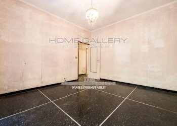 Camera da letto - Appartamento via Stefanina Moro, Genova (zona Marassi) - foto 9