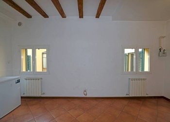 Soggiorno - Bilocale via Massimo d'Azeglio, Bologna (zona Costa Saragozza) - foto 6