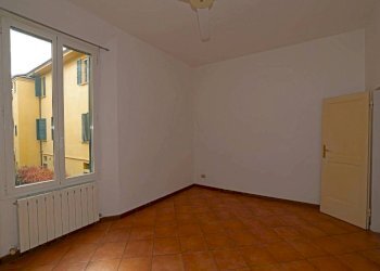 Camera da letto - Bilocale via Massimo d'Azeglio, Bologna (zona Costa Saragozza) - foto 13