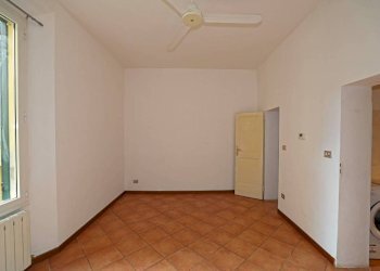 Camera da letto - Bilocale via Massimo d'Azeglio, Bologna (zona Costa Saragozza) - foto 14