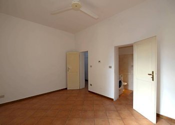 Camera da letto - Bilocale via Massimo d'Azeglio, Bologna (zona Costa Saragozza) - foto 15