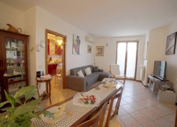 Salone - Three-room apartment via Sandro Pertini, Casorate Primo - photo 4