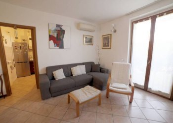 Salone - Three-room apartment via Sandro Pertini, Casorate Primo - photo 5