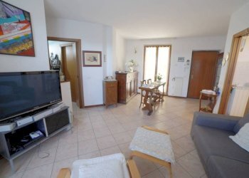 Salone - Three-room apartment via Sandro Pertini, Casorate Primo - photo 8