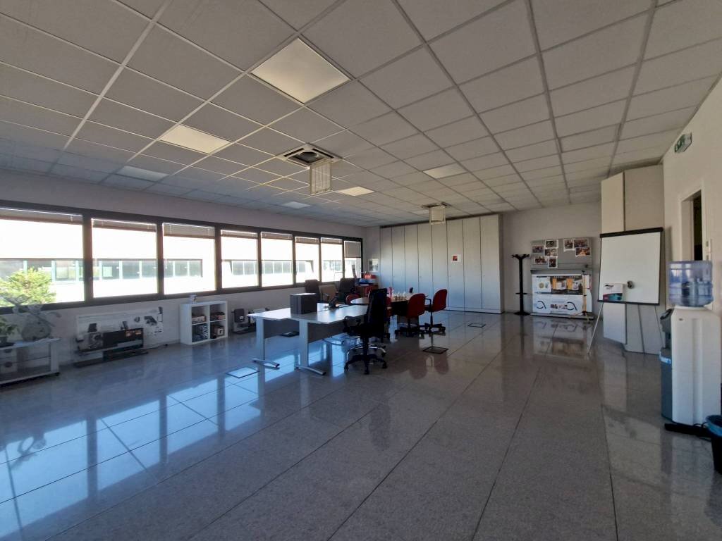 Interno non residenziale - Capannone via 1 Maggio, Vanzago - foto 2