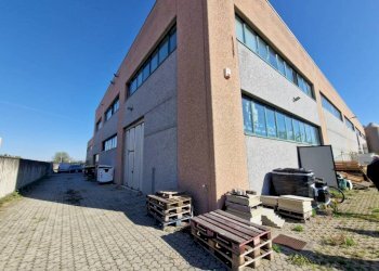 Facciata - Capannone via 1 Maggio, Vanzago - foto 1