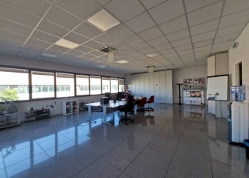 Interno non residenziale - Capannone via 1 Maggio, Vanzago - foto 2