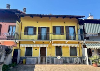 Facciata - Villa a Schiera via Pietro Micca, 16, Sandigliano - foto 2
