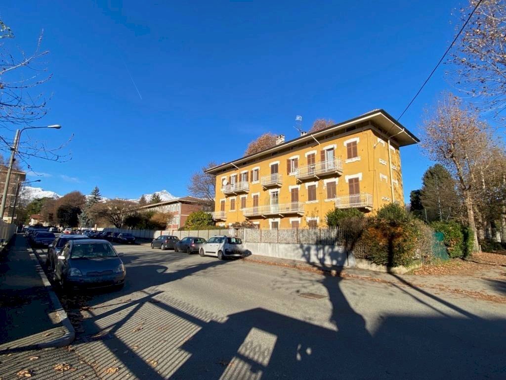 Facciata - Appartamento via Edmondo De Amicis, 11, frazione Chiavazza, Biella - foto 2