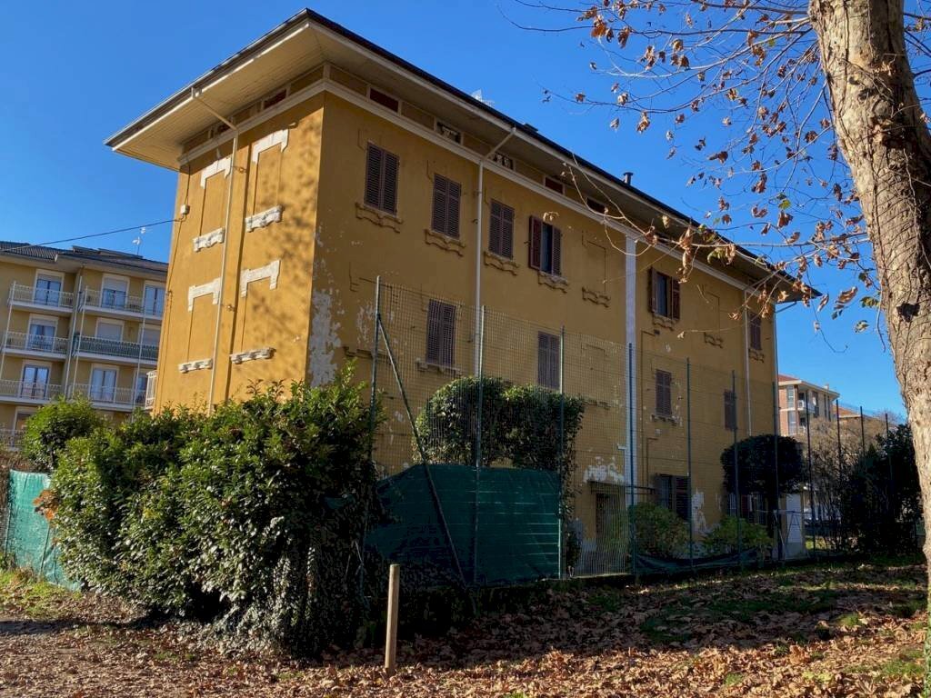 Facciata - Appartamento via Edmondo De Amicis, 11, frazione Chiavazza, Biella - foto 3