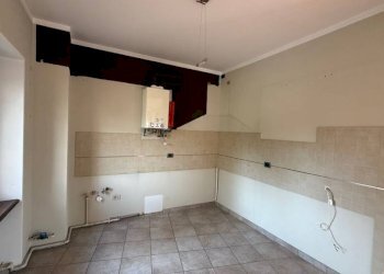 Cucina - Appartamento via Edmondo De Amicis, 11, frazione Chiavazza, Biella - foto 16